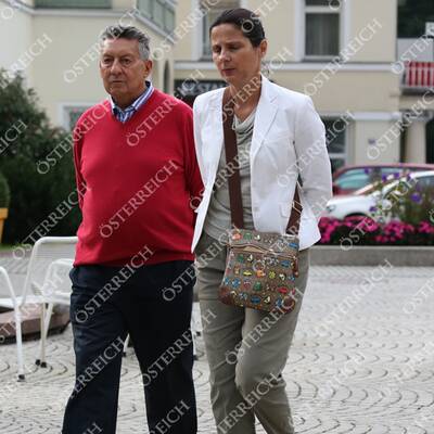 Vor Gericht in Wien ließ er sich entschuldigen. Er weilte in Bayern.