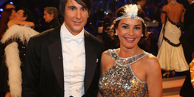 Balázs tanzt Wasserballett am Life Ball!