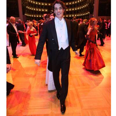 Die Swarovskis am Opernball