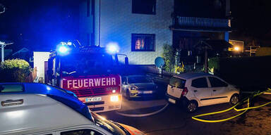 Mann wirft sich nach Mordversuch vor Feuerwehrauto