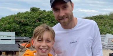 Fan ergattert Eriksen-Foto am Strand