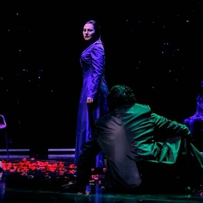 Rihanna - Queen of Downloads