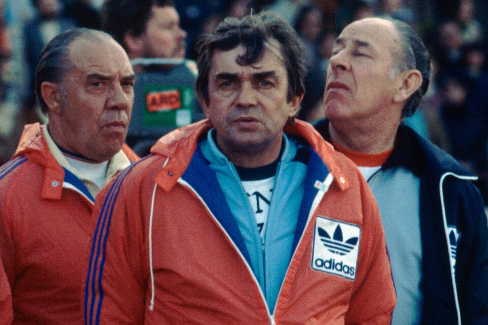 FRÖNK über unsere neue WM-Hymne: „Will mich nicht an Fendrich messen!“