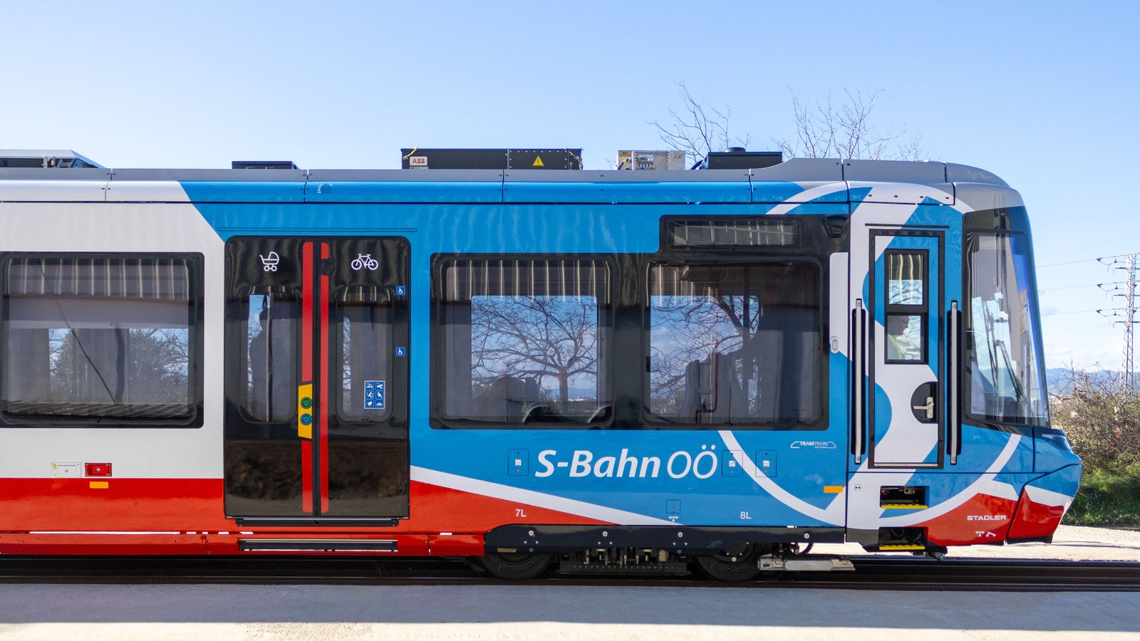 Das erste Tram Train-Fahrzeug Österreichs steht in Eferding in den Startlöchern 