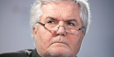 Verjagter Rektor schlägt zurück: Habe 150.000 Euro eingespart