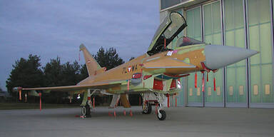 Eurofighter fertig vor Halle 9