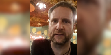 Ex-NEOS-Chef Strolz meldet sich mit wirrem Video aus Indien yt.png