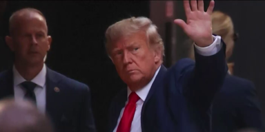 Ex-Präsident Trump am Dienstag vor Gericht.png