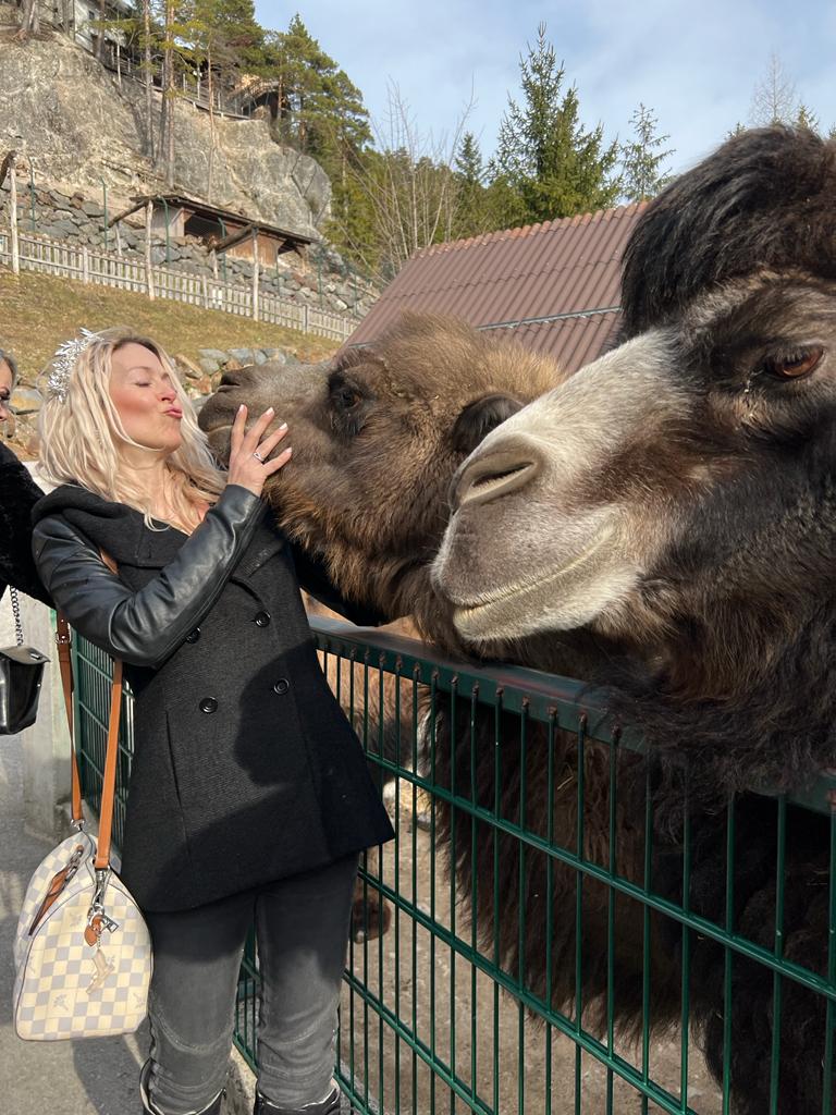 Geheim: Mit ihm knutscht Lugners ''Bienchen''