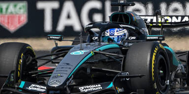 Mercedes f&auml;hrt Konkurrenz davon &ndash; R&auml;tsel um Max Verstappen