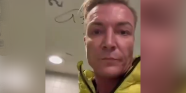 Ekel-Video: FDP-Politiker leckt &ouml;ffentliche Toiletten ab