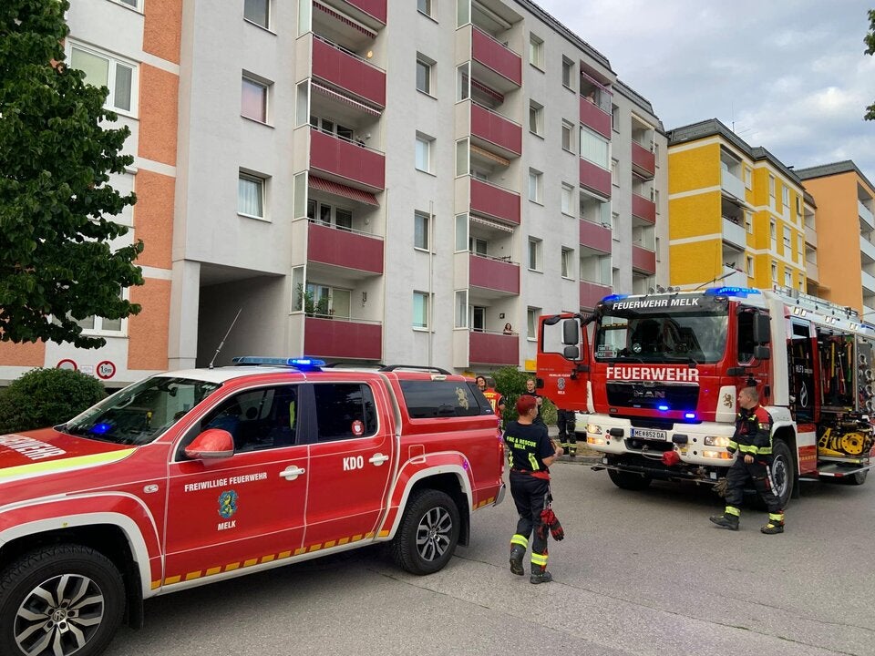 Bub in Lift gefangen