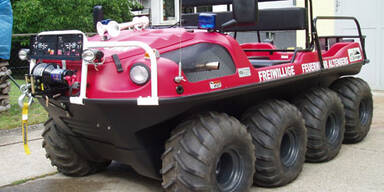 Erstes Feuerwehr-Auto Österreichs, das schwimmt