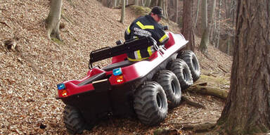 Erstes Feuerwehr-Auto Österreichs, das schwimmt