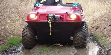 Erstes Feuerwehr-Auto Österreichs, das schwimmt