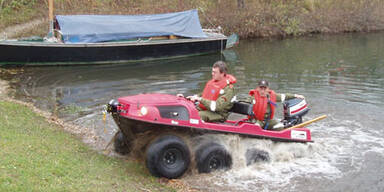 Erstes Feuerwehr-Auto Österreichs, das schwimmt
