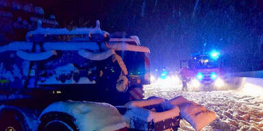 Schneechaos legt A1 bei Amstetten lahm