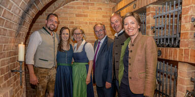 Wein:Rast in Wullersdorf er&ouml;ffnet: LH Mikl-Leitner begeistert