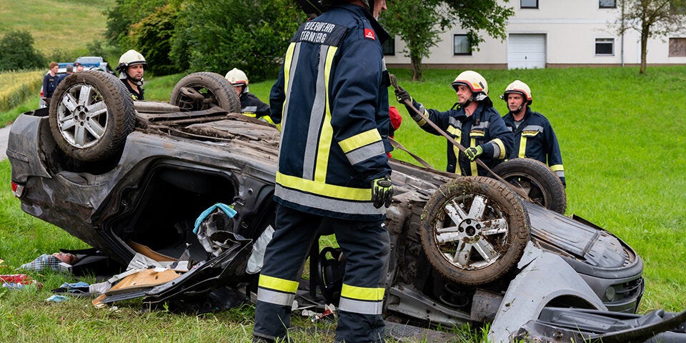43-jähriger Pkw-Lenker stürzt über Böschung – tot