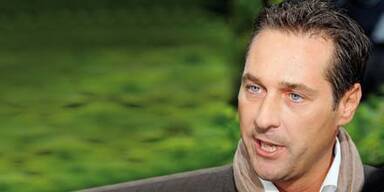 Anti-Strache-Rap: FPÖ will Hintermänner