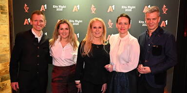 Auch Ulrike Kriegler und Lizz G&ouml;rgl mischten sich unter die G&auml;ste der A1 Kitz Night.