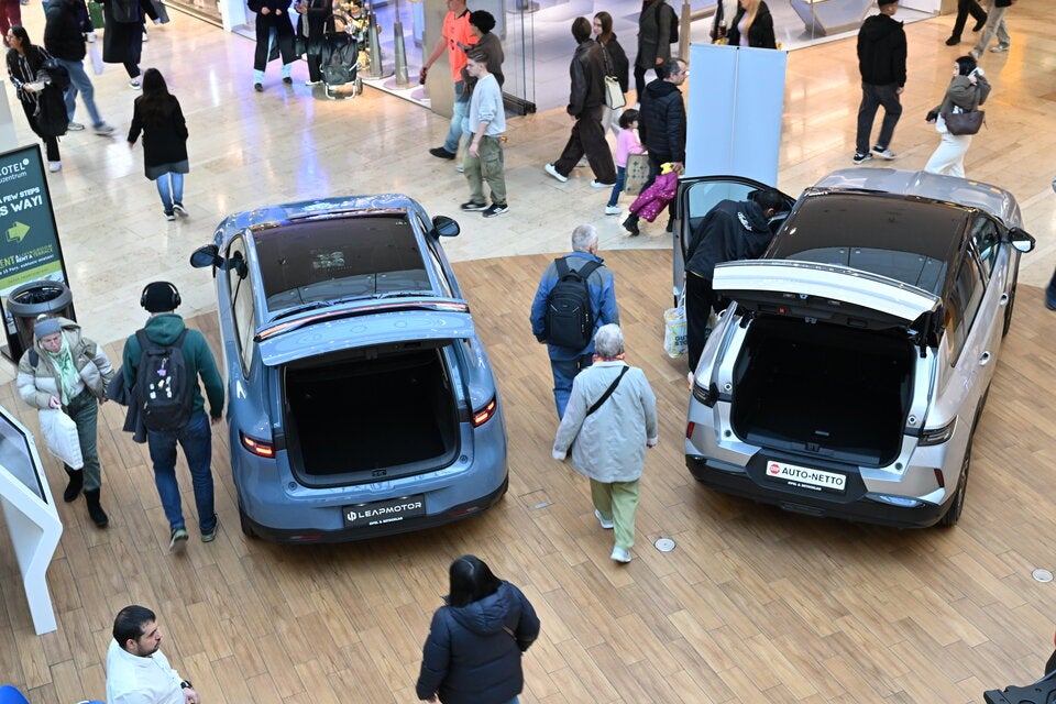 Händler informieren über die technischen Features.