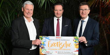 SPAR-Vorstandsvorsitzender KR Hans K. Reisch, Minister Norbert Totschnig und SPAR-Gesch&auml;ftsf&uuml;hrer Alois Huber.