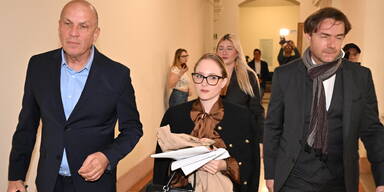 Jacqueline Lugner beim Verlassen des Gerichtssaals