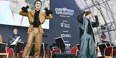 Cosm&oacute; beim ESC-Opening