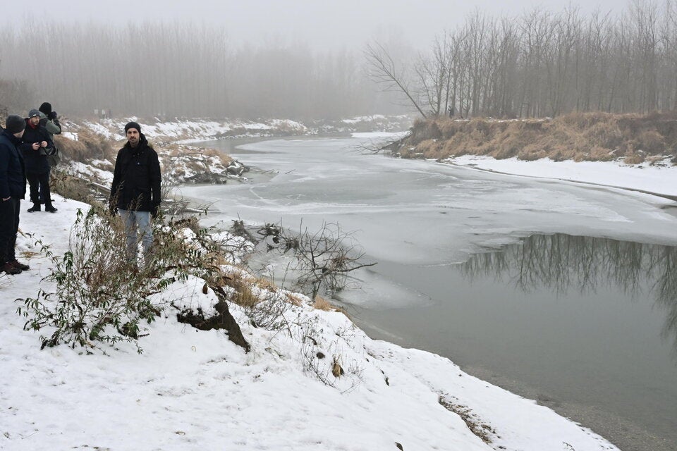 Eisige Kälte am Fundort. In diesem seichten Donau-Seitenarm wurde Christian Pilnacek am 20. Oktober 2023 tot gefunden.