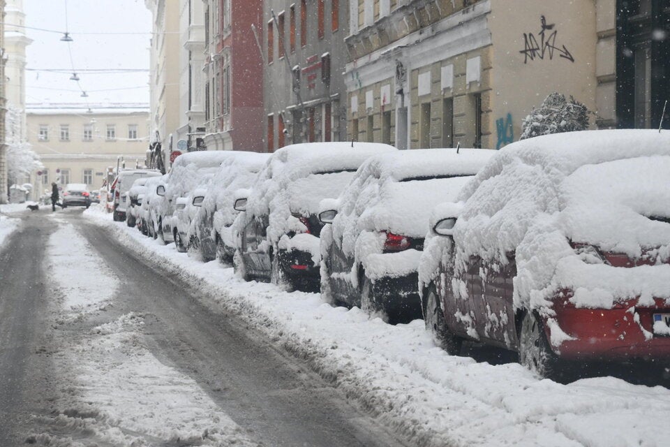 Flughafen wieder offen, aber Chaos dauert an