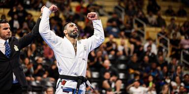 FZkHUVgWAAET3sp.jfif