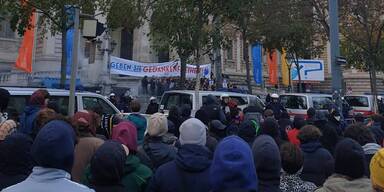 Demo bei der Uni Wien