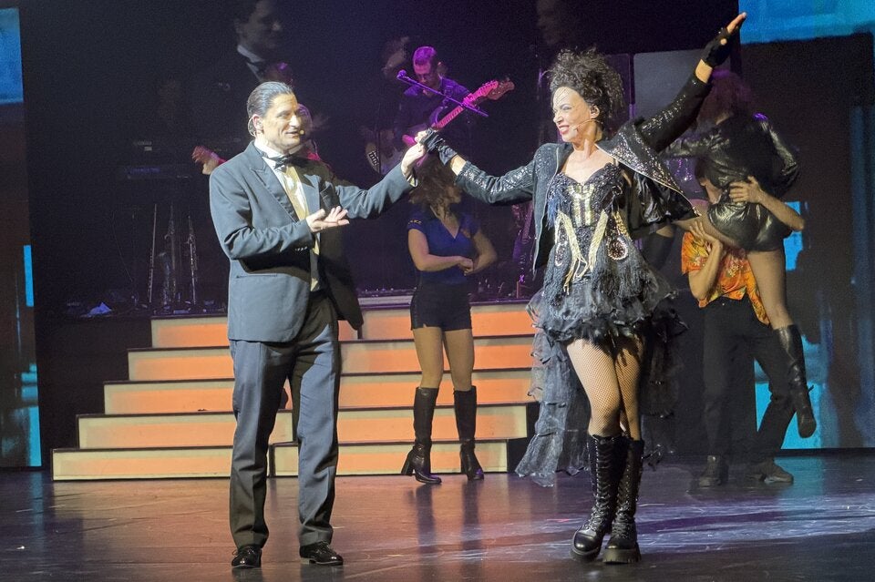 „Falco meets Amadeus“ rockt mit Puff, Basti und Hitler