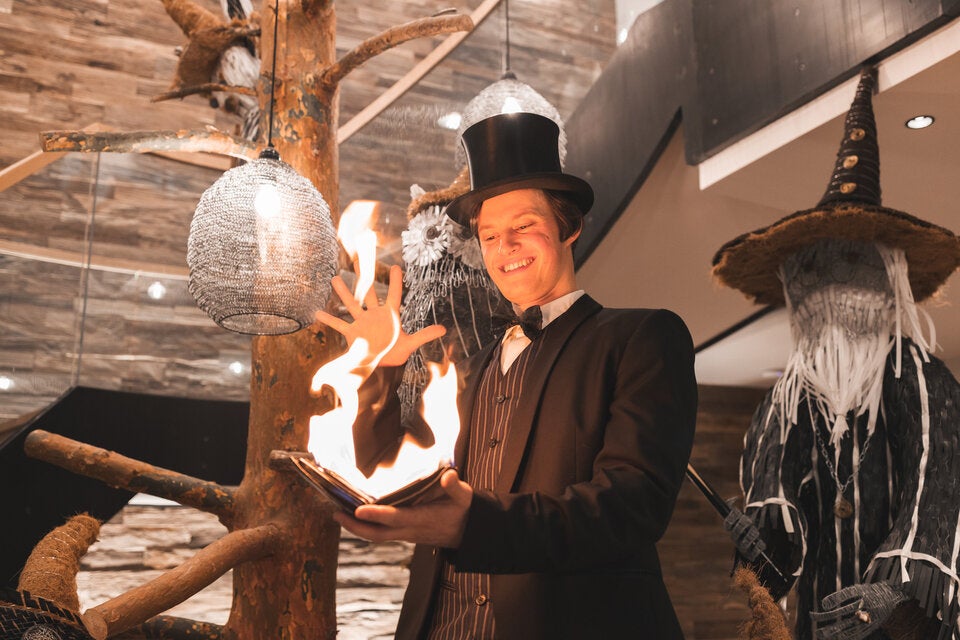 Zauberer Magolix verzaubert im Familiamus.