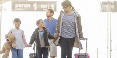 Familie Kinder Flughafen