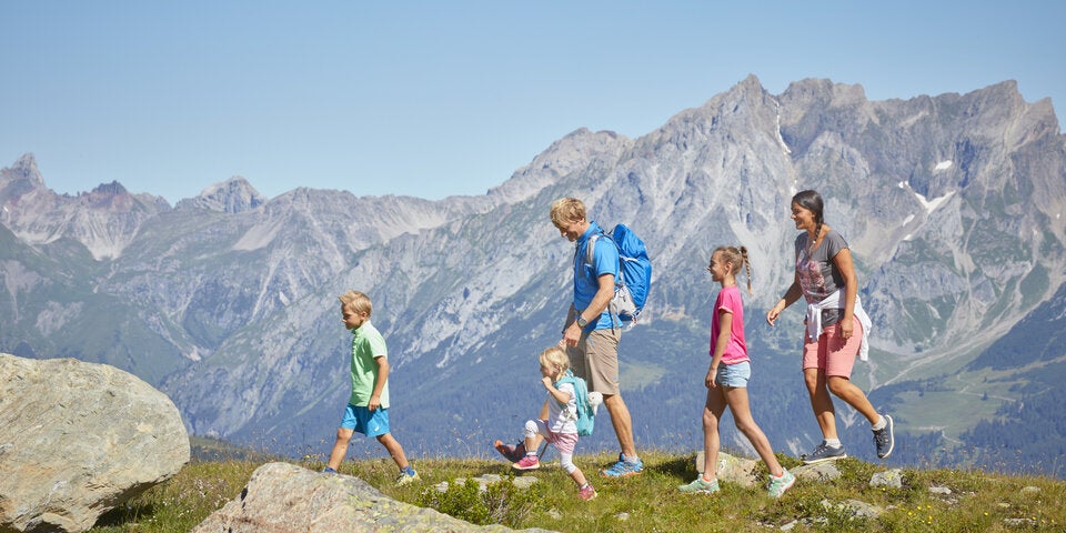 FamilyTime beim Wandern im Paznaun