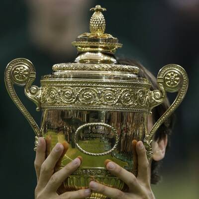 So feiert Roger Federer den Wimbledon-Titel