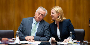 Rotes  Duell um  die Hofburg