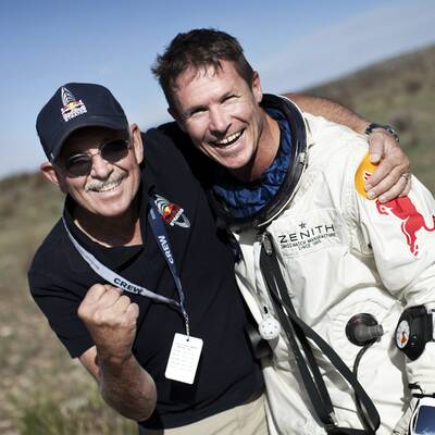 Wegen Windes wurde Baumgartners Sprung abgebrochen.