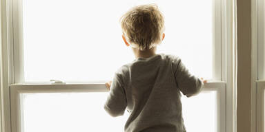 Fünfjährige fiel in OÖ aus Fenster - direkt in die Arme ihres Retters