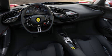 Neuer Ferrari SF90 Stradale leistet 1.000 PS