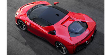 Neuer Ferrari SF90 Stradale leistet 1.000 PS