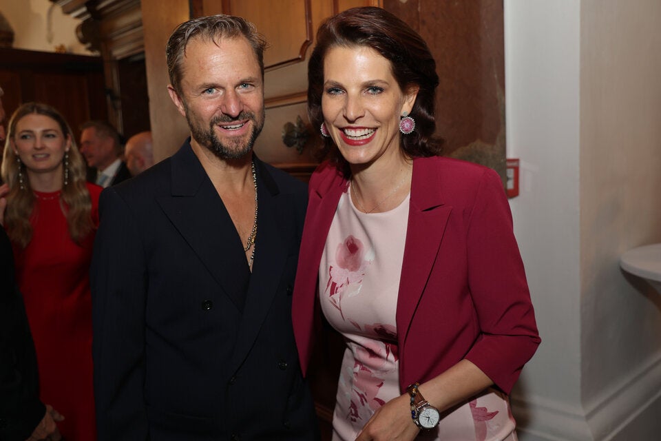 Philipp Hochmair mit Karoline Edtstadler