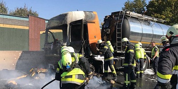Bus-Crash und Lkw-Brand legten A1 lahm