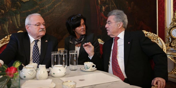 UN-Gesandter von Bewaffneten verjagt