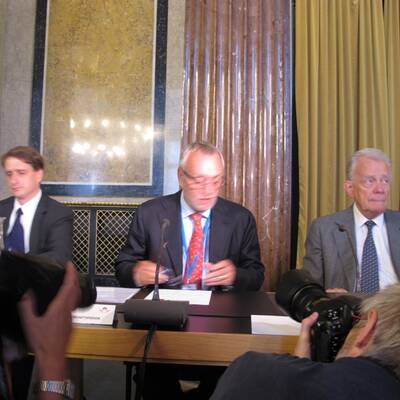  Fischer ist zum dritten Mal Gast bei den Abgeordneten.