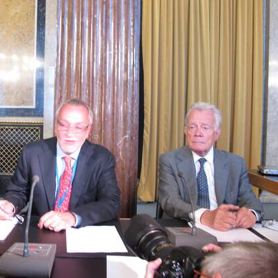  Fischer ist zum dritten Mal Gast bei den Abgeordneten.