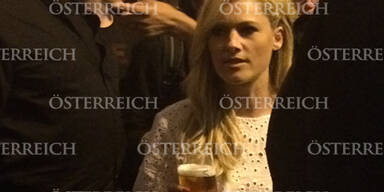 Fischer: Bier & K&auml;sekrainer beim W&uuml;rstelstand