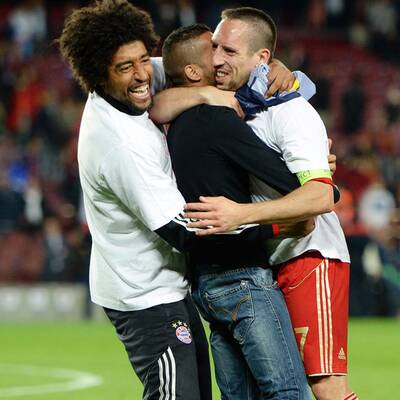 Hier feiert der Flitzer mit den Bayern